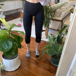 Alo Yoga Capri Leggings